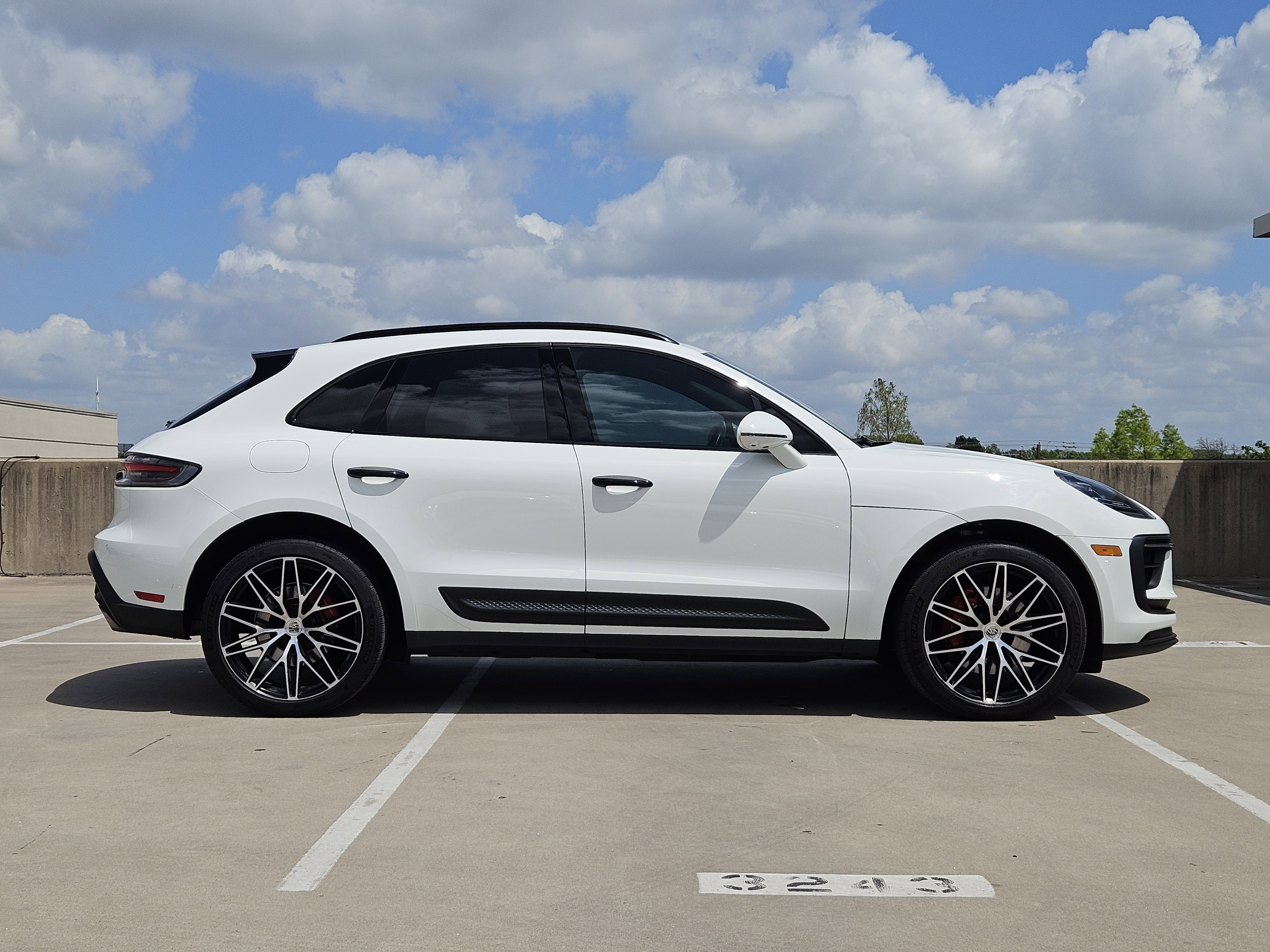 Used 2023 Porsche Macan S image 9