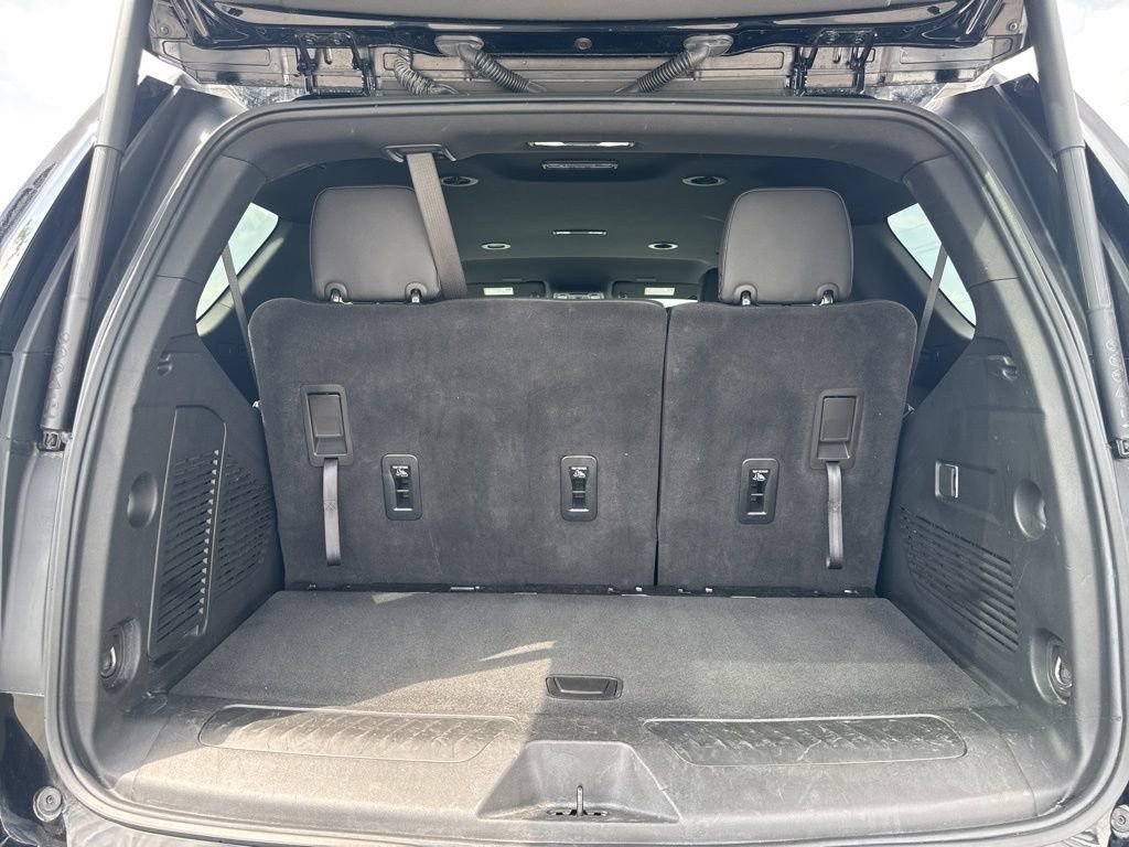 Used 2025 Chevrolet Tahoe Z71 AWD/4WD image 33