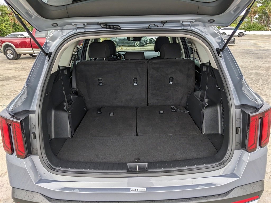 Certified 2024 Kia Sorento LX image 13