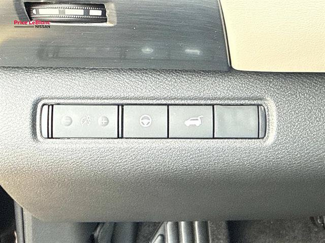 New 2026 Nissan Pathfinder SL FWD image 14
