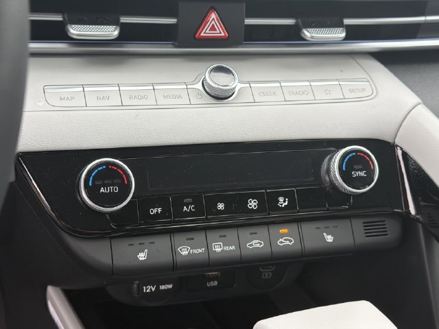 New 2026 Hyundai Elantra Limited FWD image 32