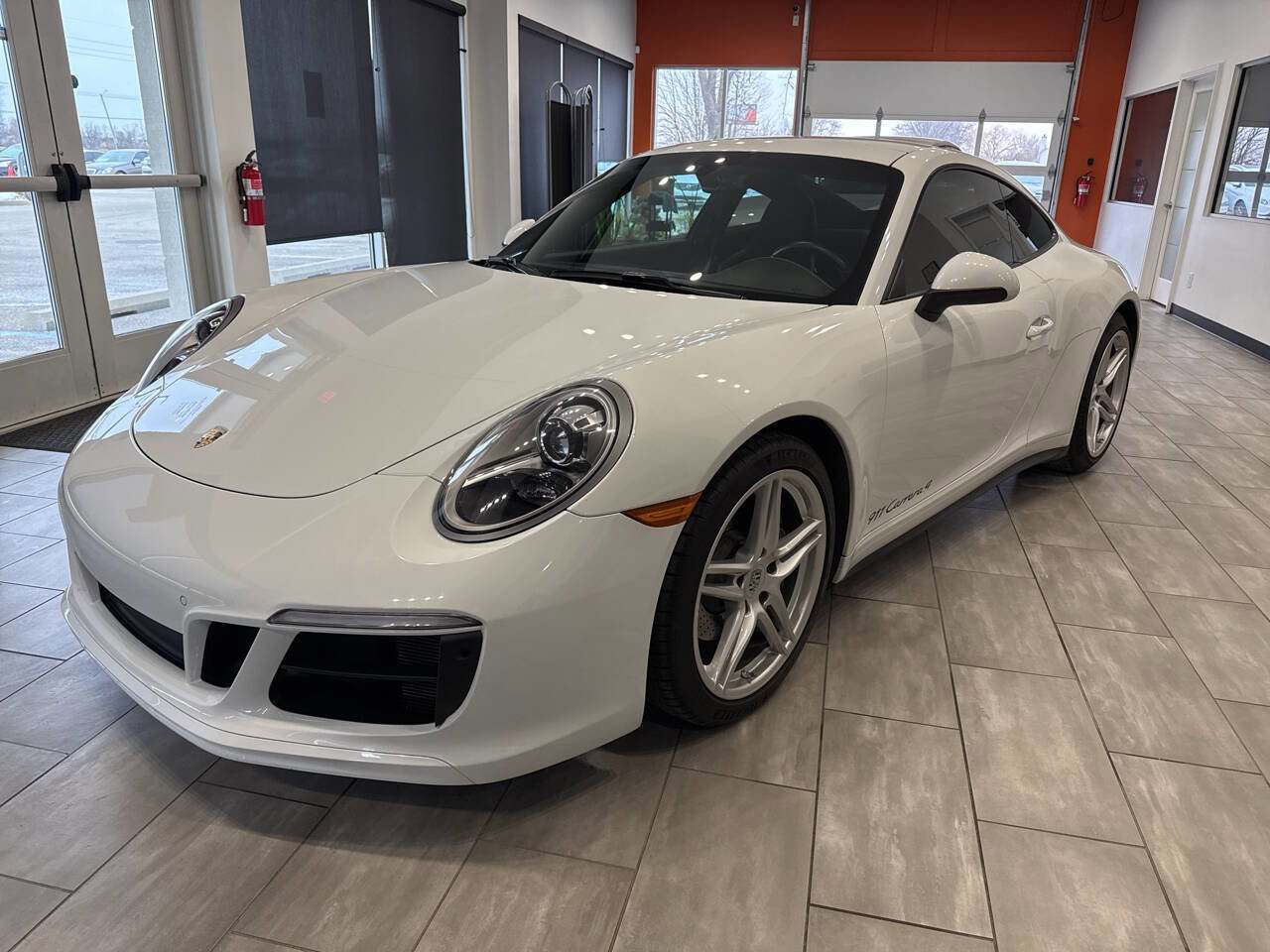 Used 2019 Porsche 911 Carrera 4 w/ Sportdesign Package image 4