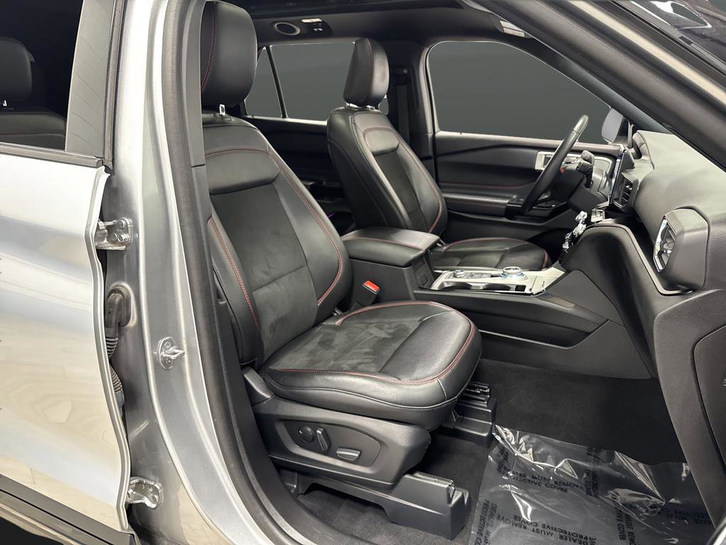 Used 2023 Ford Explorer ST-Line image 31