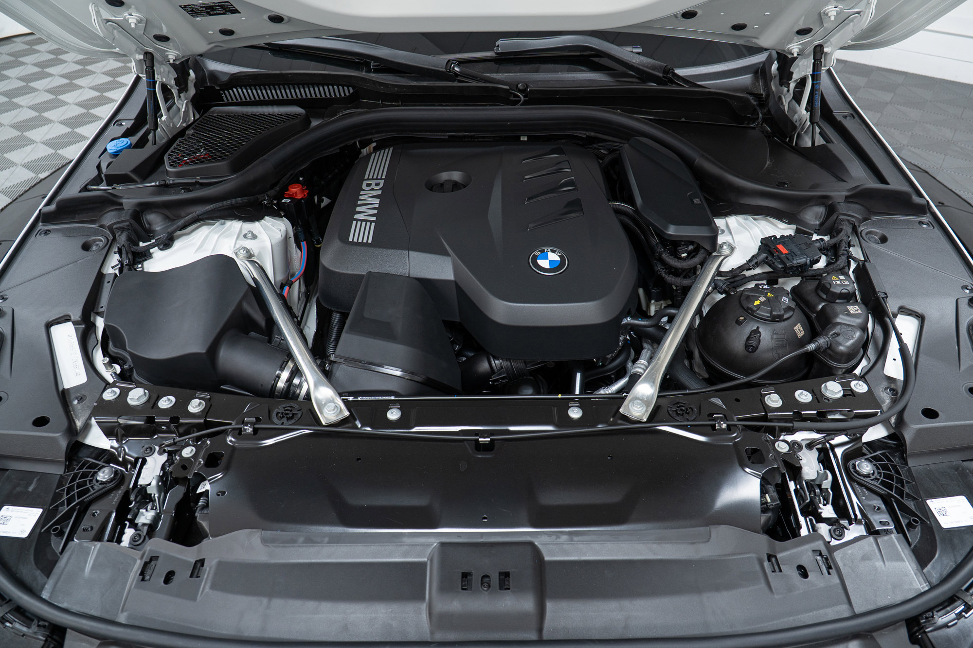 New 2026 BMW 530i xDrive w/ M Sport Package image 9