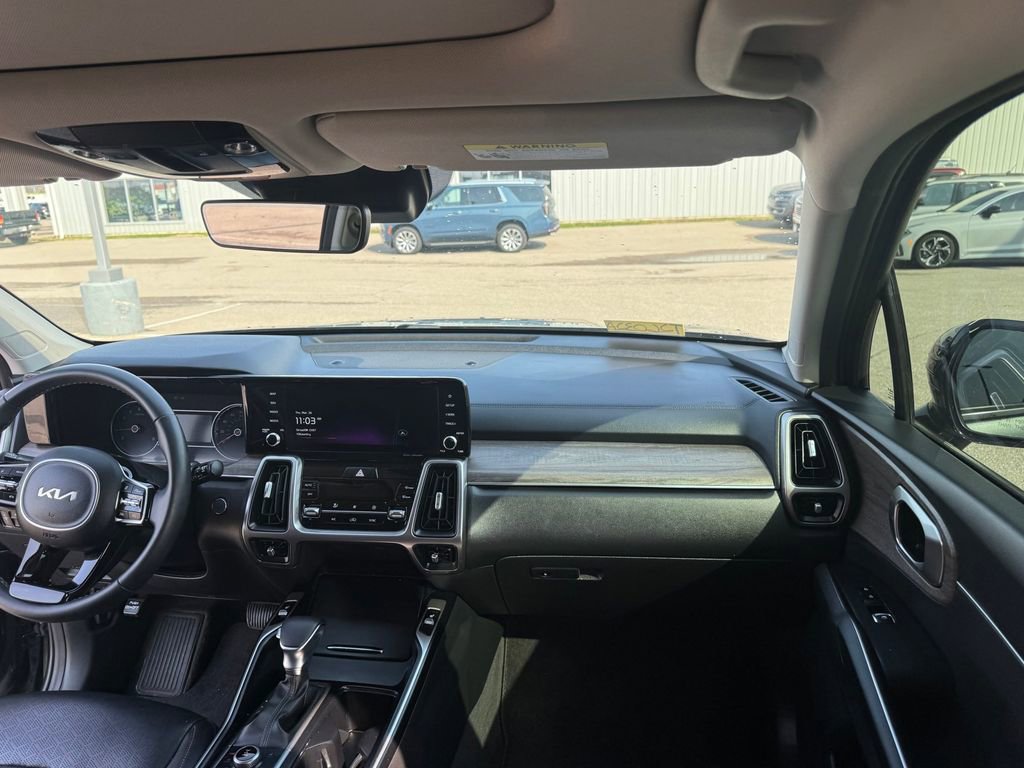 Used 2023 Kia Sorento S w/ Panoramic Sunroof Package image 22
