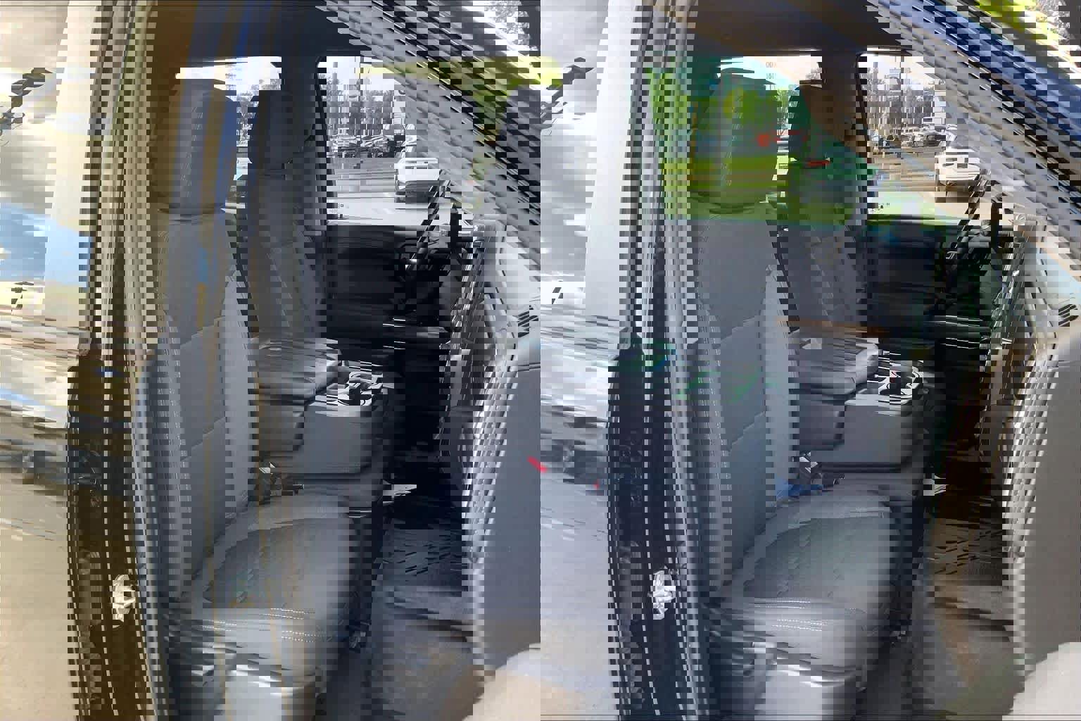 Used 2021 Chevrolet Silverado 1500 LT image 9