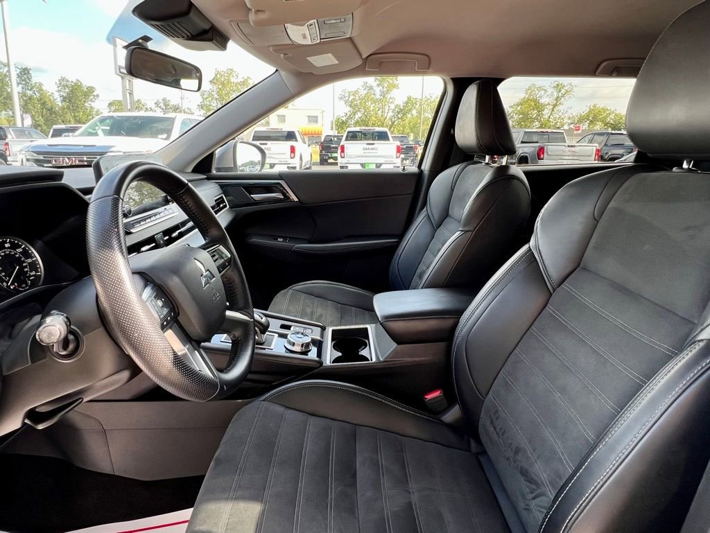 Used 2024 Mitsubishi Outlander SE image 19