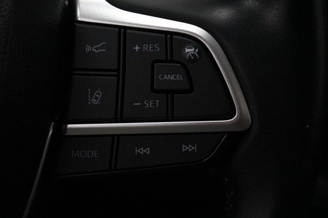 Used 2022 Toyota Highlander XLE image 12