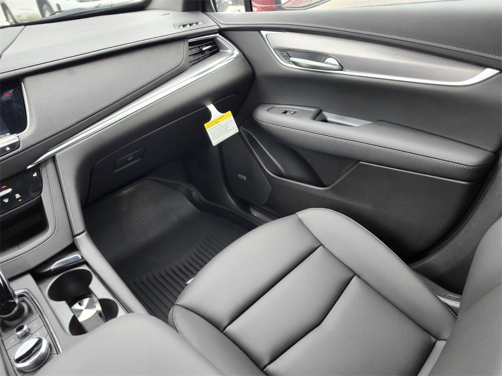New 2026 Cadillac XT5 Luxury w/ LPO, Floor Liner Package image 13