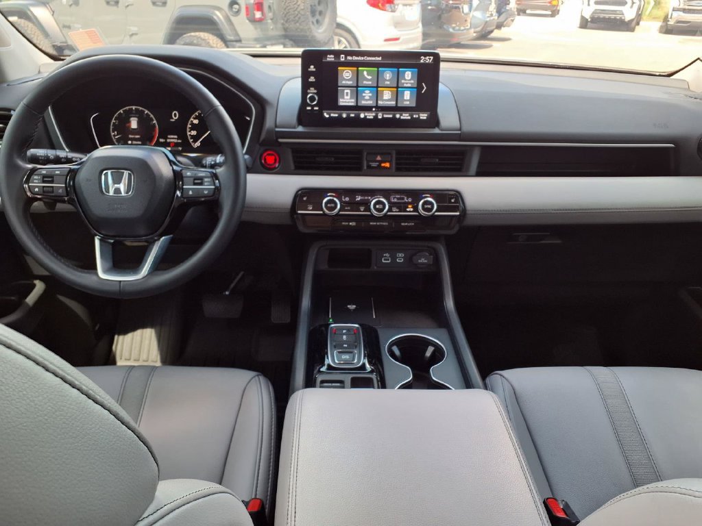 Used 2025 Honda Pilot EX-L image 18
