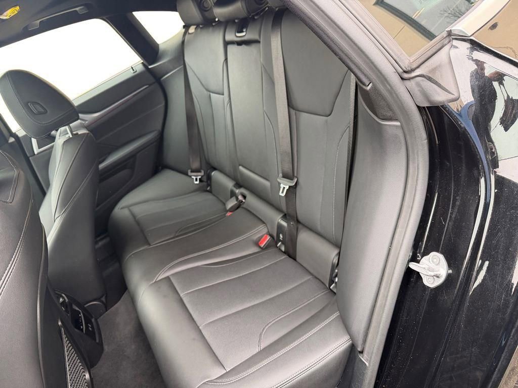 Used 2024 BMW i4 xDrive40i image 13