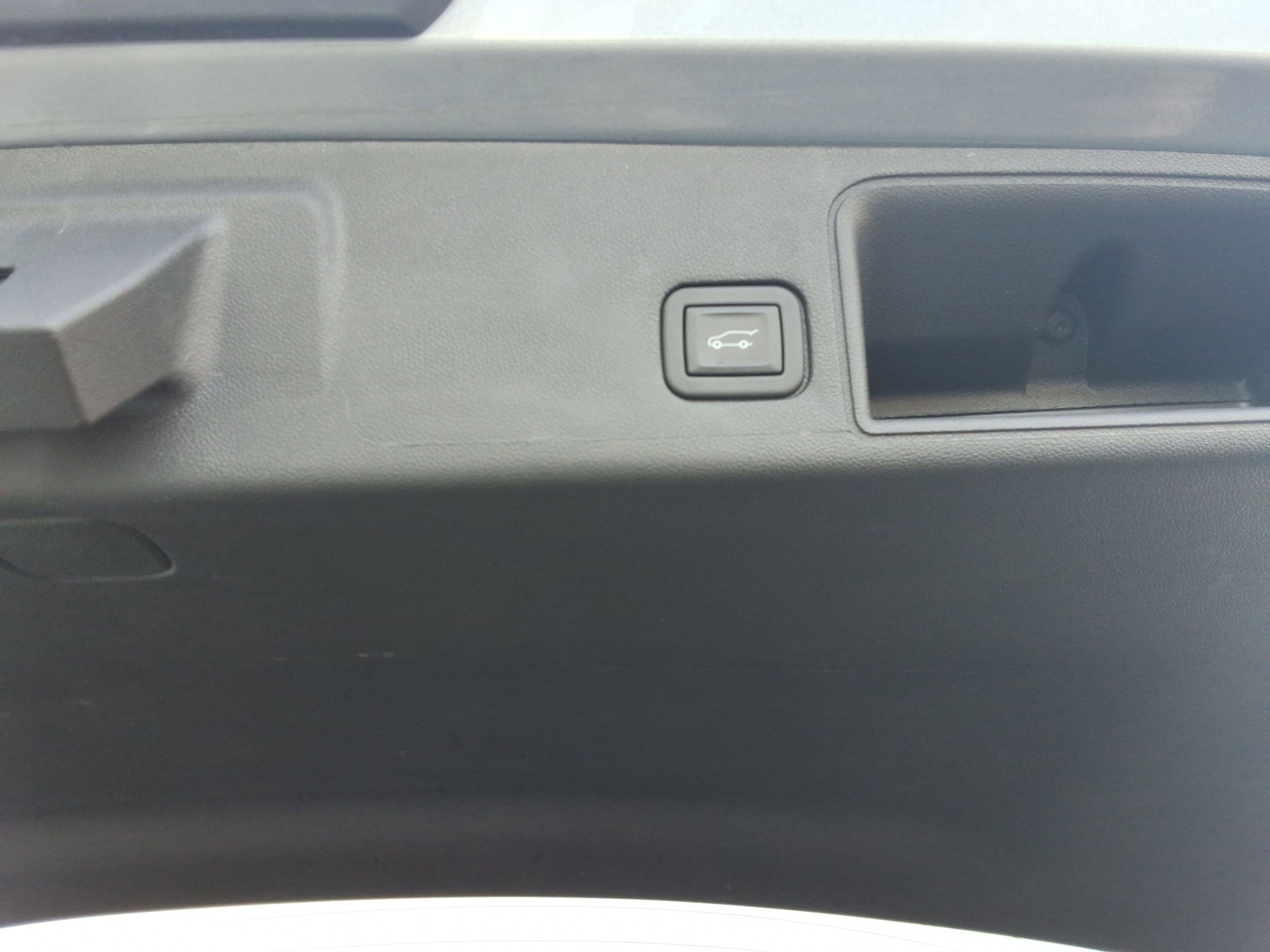 Used 2023 GMC Terrain AT4 image 22