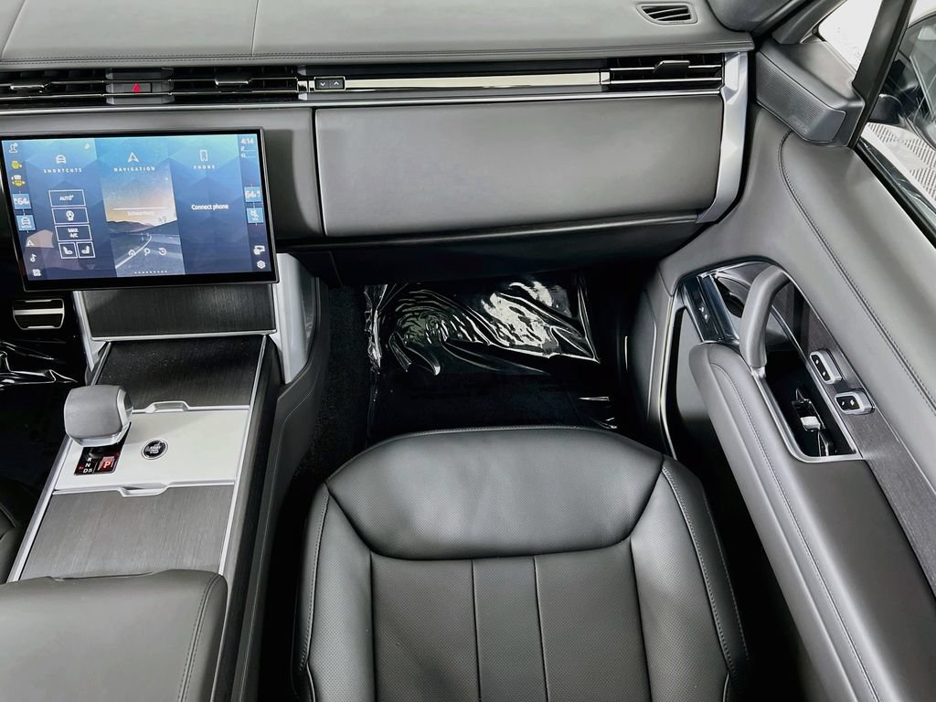 Used 2025 Land Rover Range Rover SE AWD/4WD image 25