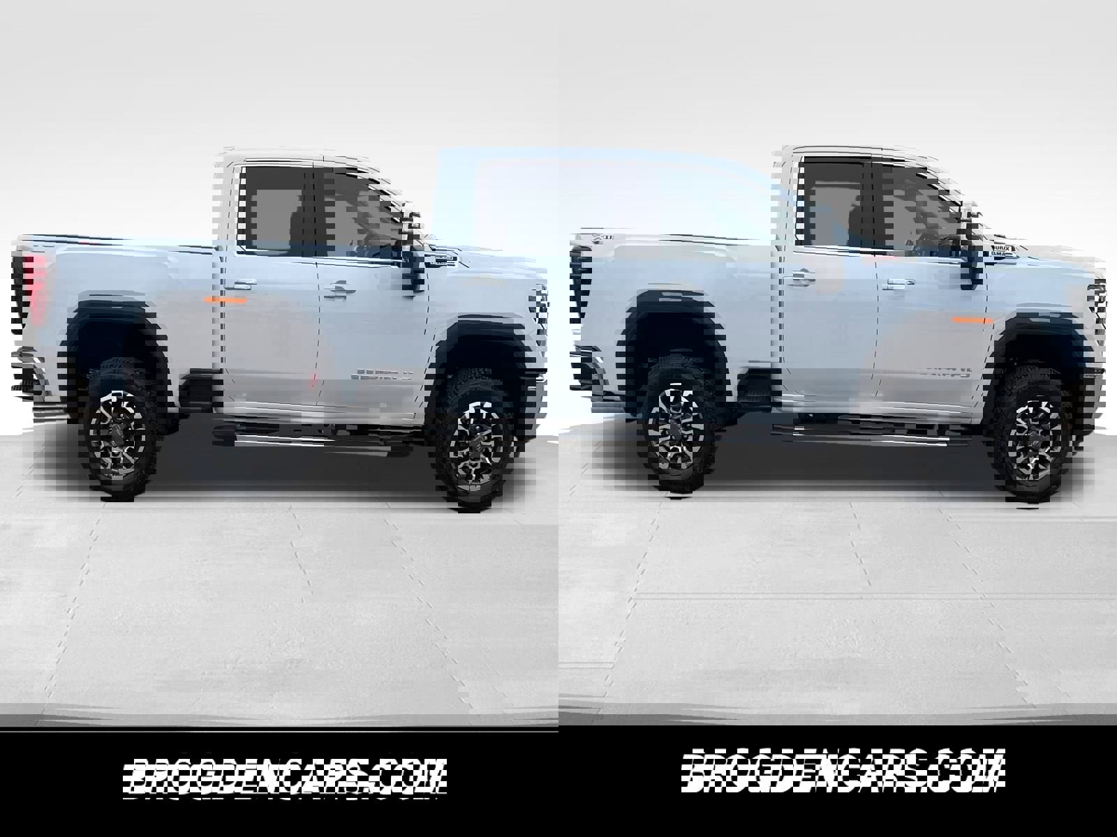 New 2026 GMC Sierra 2500 SLT w/ SLT Convenience Package image 3