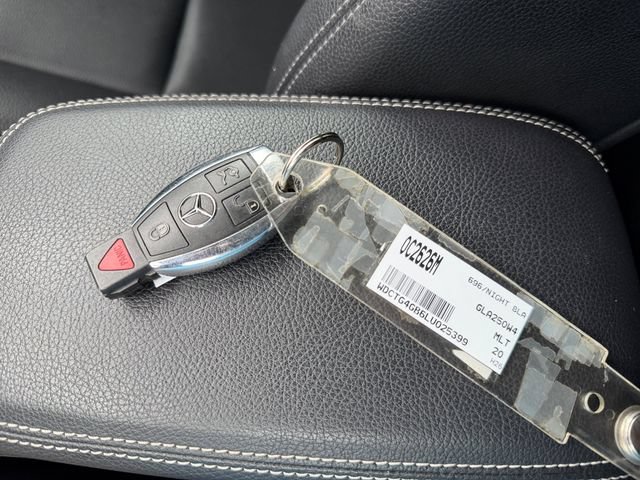 Certified 2020 Mercedes-Benz GLA 250 4MATIC image 32
