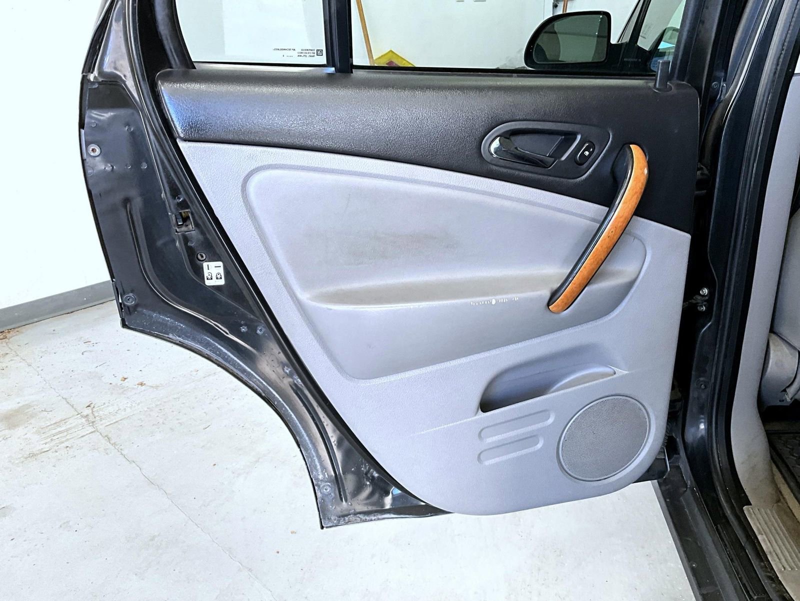 Used 2006 Saturn Vue 2WD V6 w/ Sun & Sound Pkg image 21