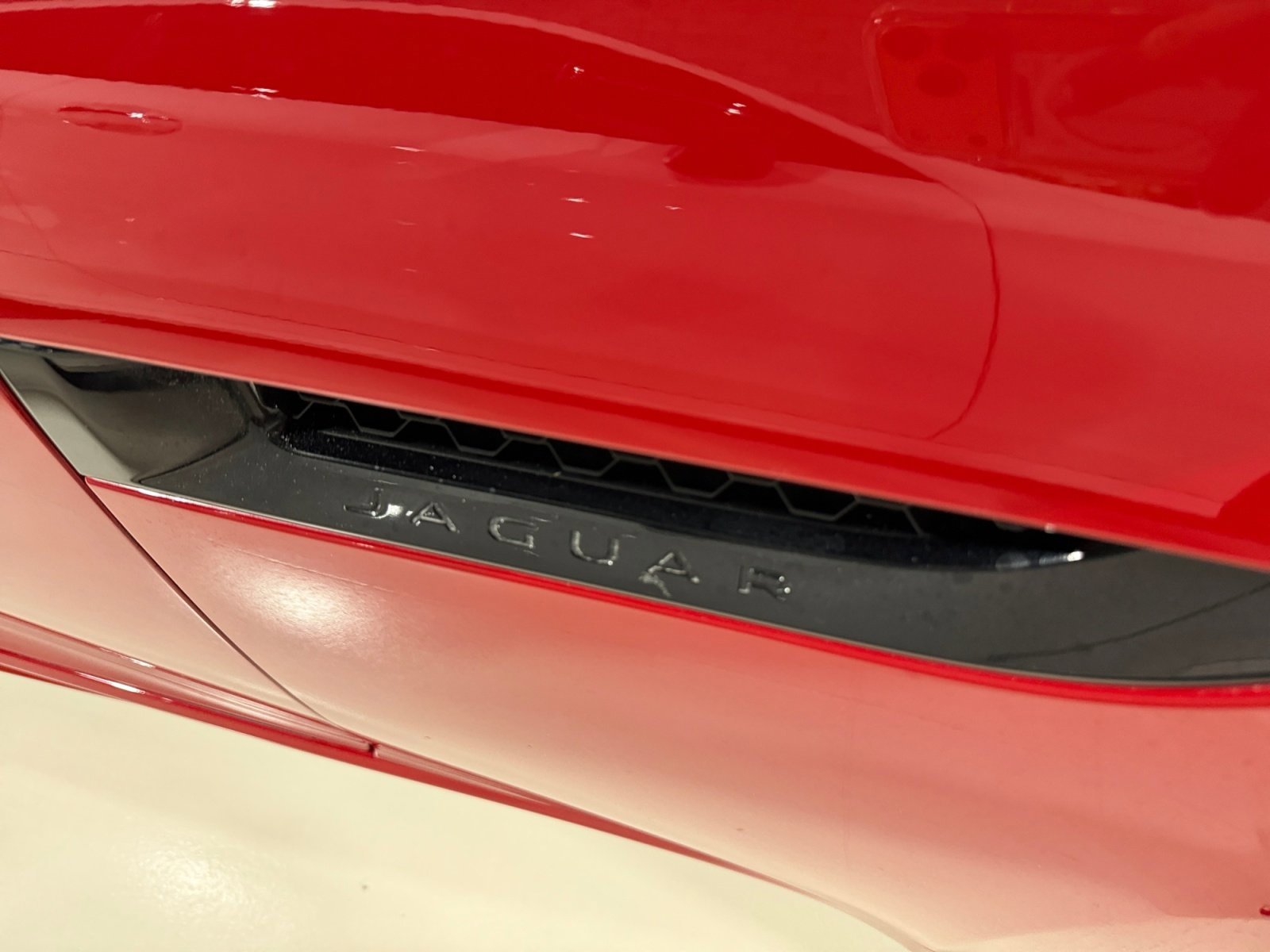 Used 2018 Jaguar F-TYPE R-Dynamic image 38