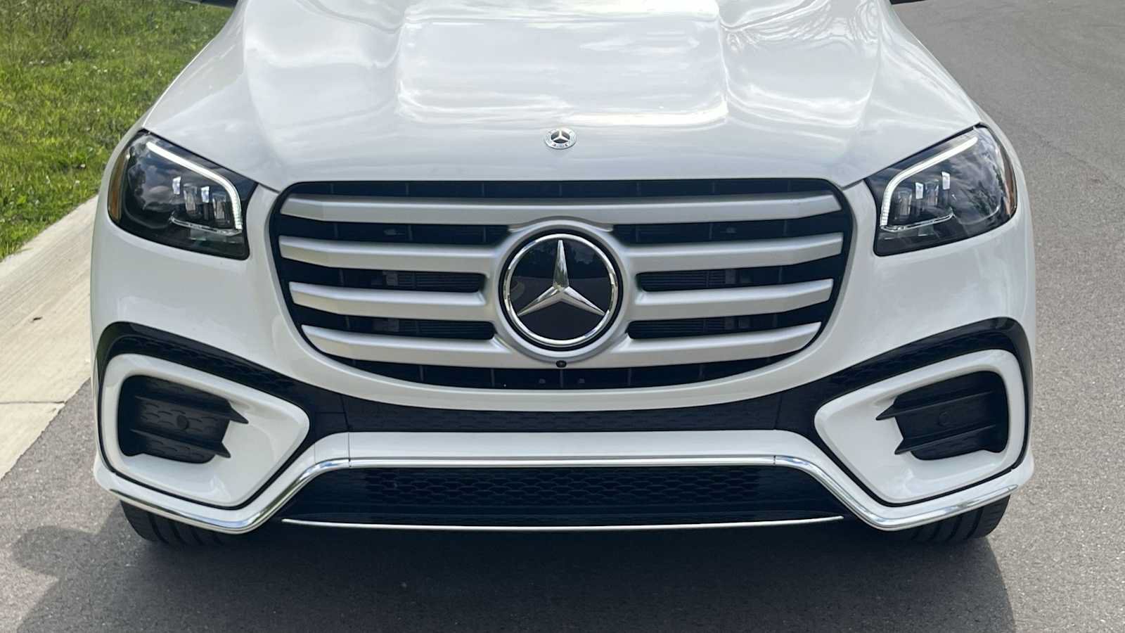 New 2026 Mercedes-Benz GLS 580 4MATIC image 23