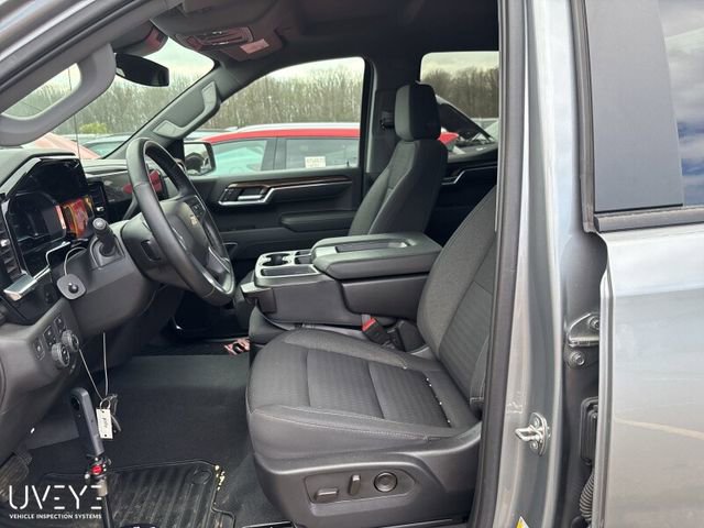 Used 2023 Chevrolet Silverado 1500 LT AWD/4WD image 5