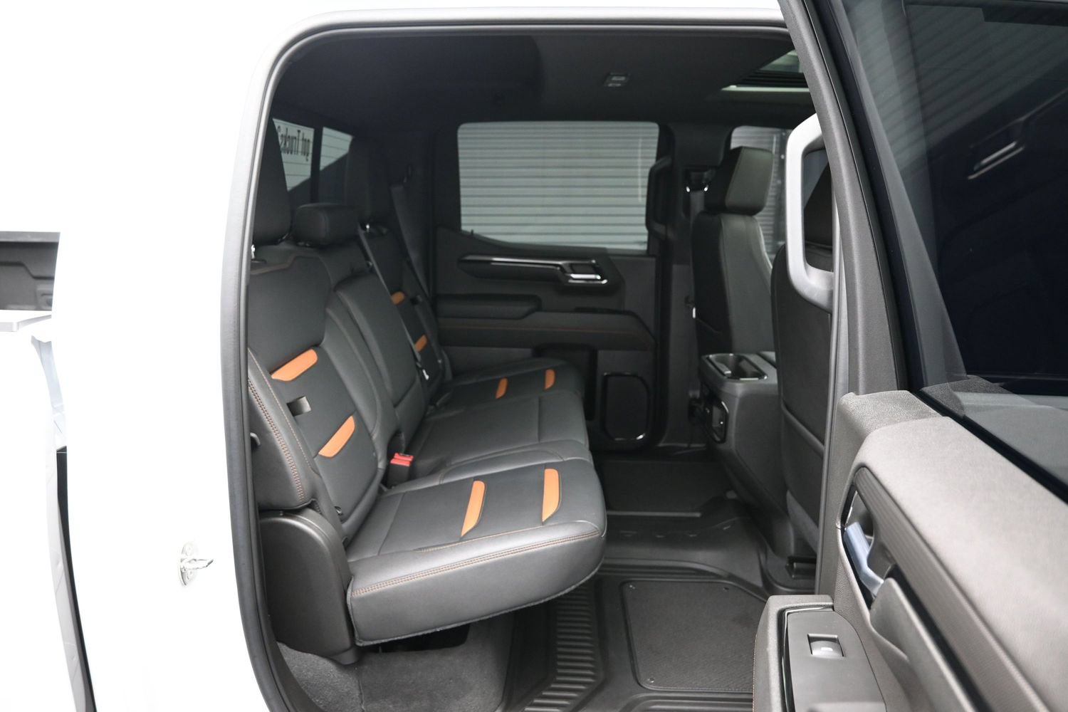 Used 2023 GMC Sierra 1500 AT4 w/ Technology Package AWD/4WD image 12