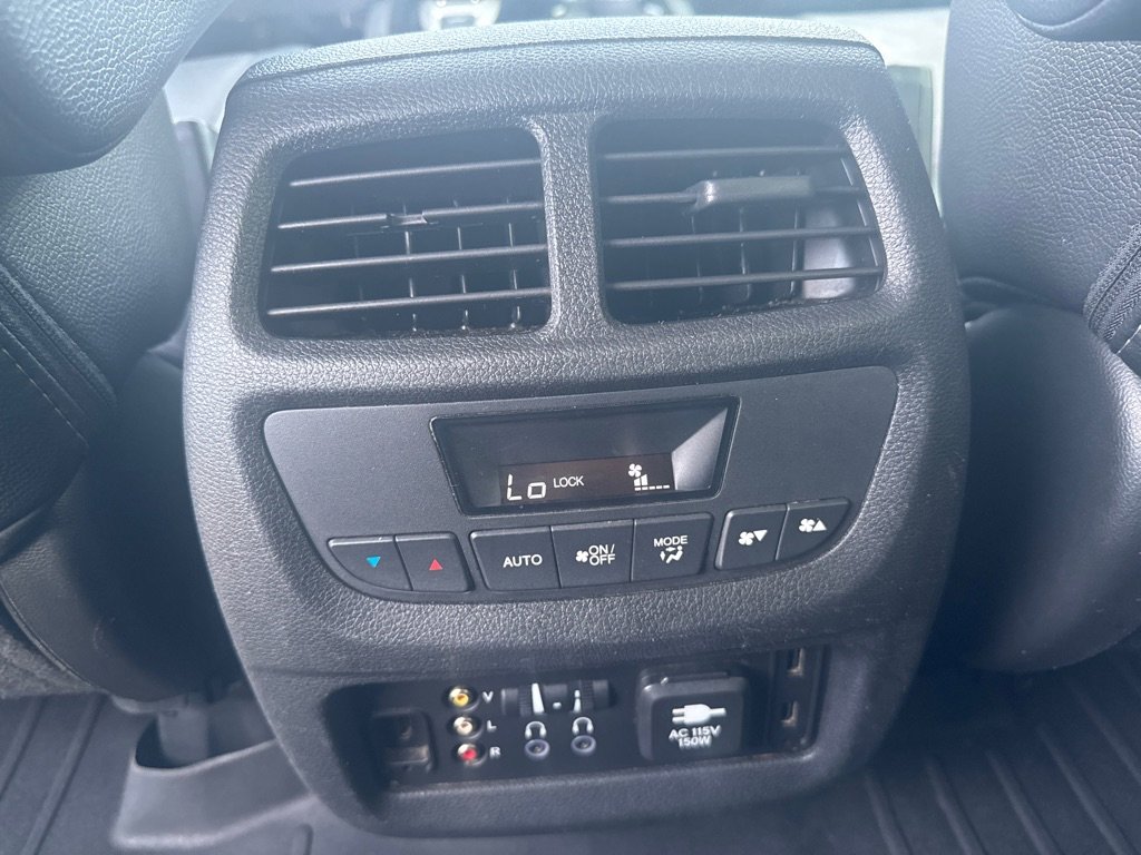 Used 2016 Honda Pilot Touring image 30