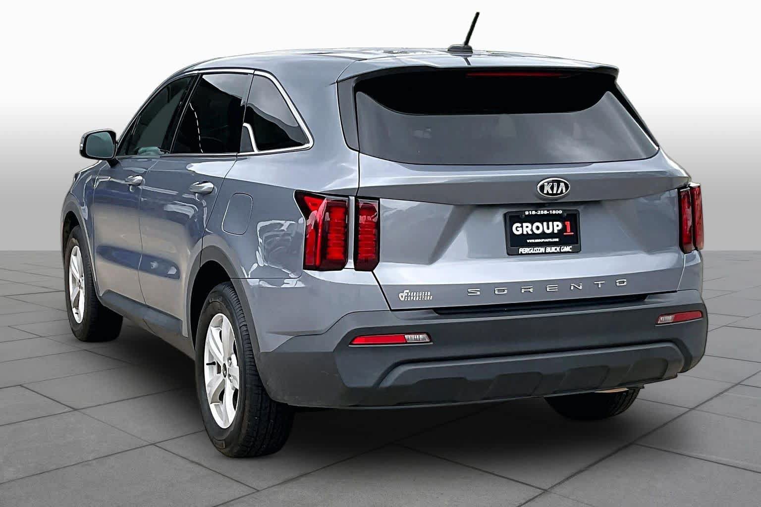 Used 2021 Kia Sorento LX FWD image 12