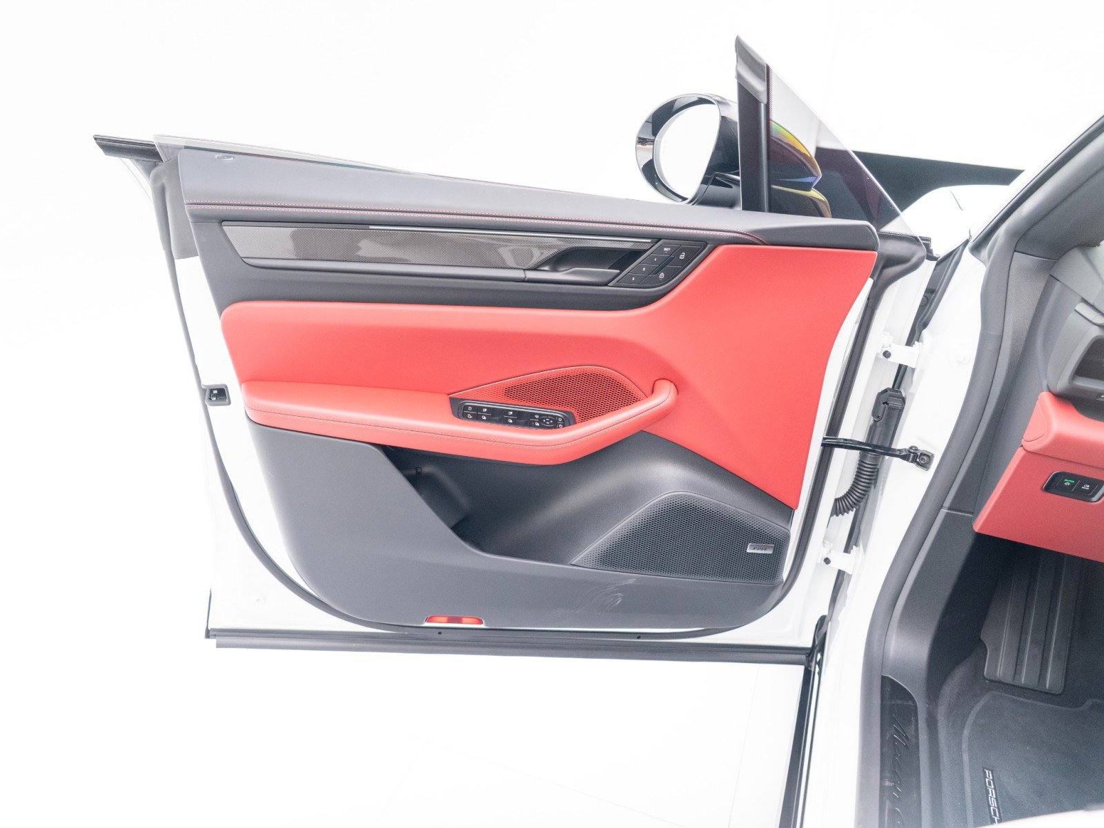 Certified 2026 Porsche Macan GTS Electric image 21