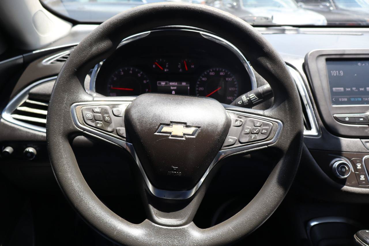 Used 2018 Chevrolet Malibu LT FWD image 20