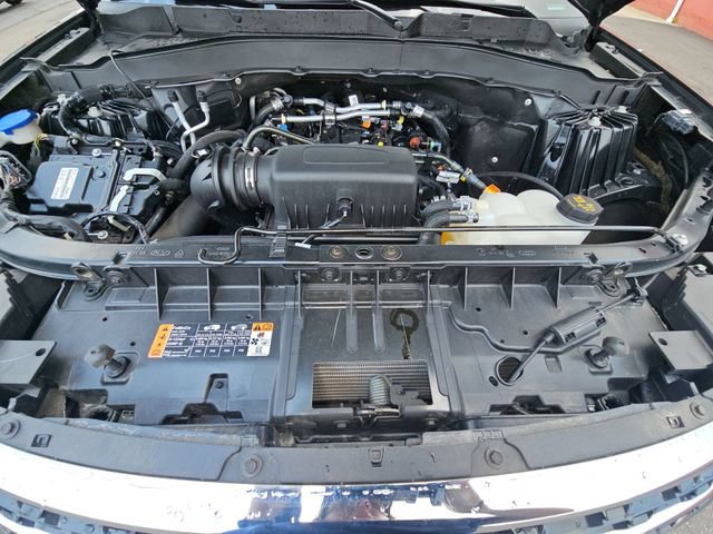 Used 2024 Ford Explorer XLT w/ Equipment Group 202A AWD/4WD image 32