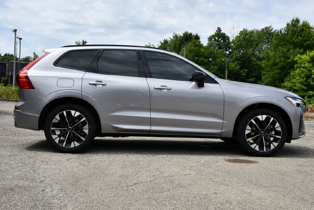 New 2026 Volvo XC60 B5 Plus w/ Protection Package Premier AWD/4WD image 7