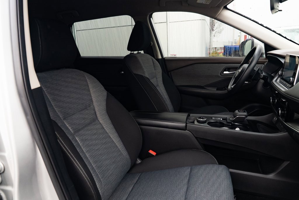 Used 2022 Nissan Rogue SV image 24