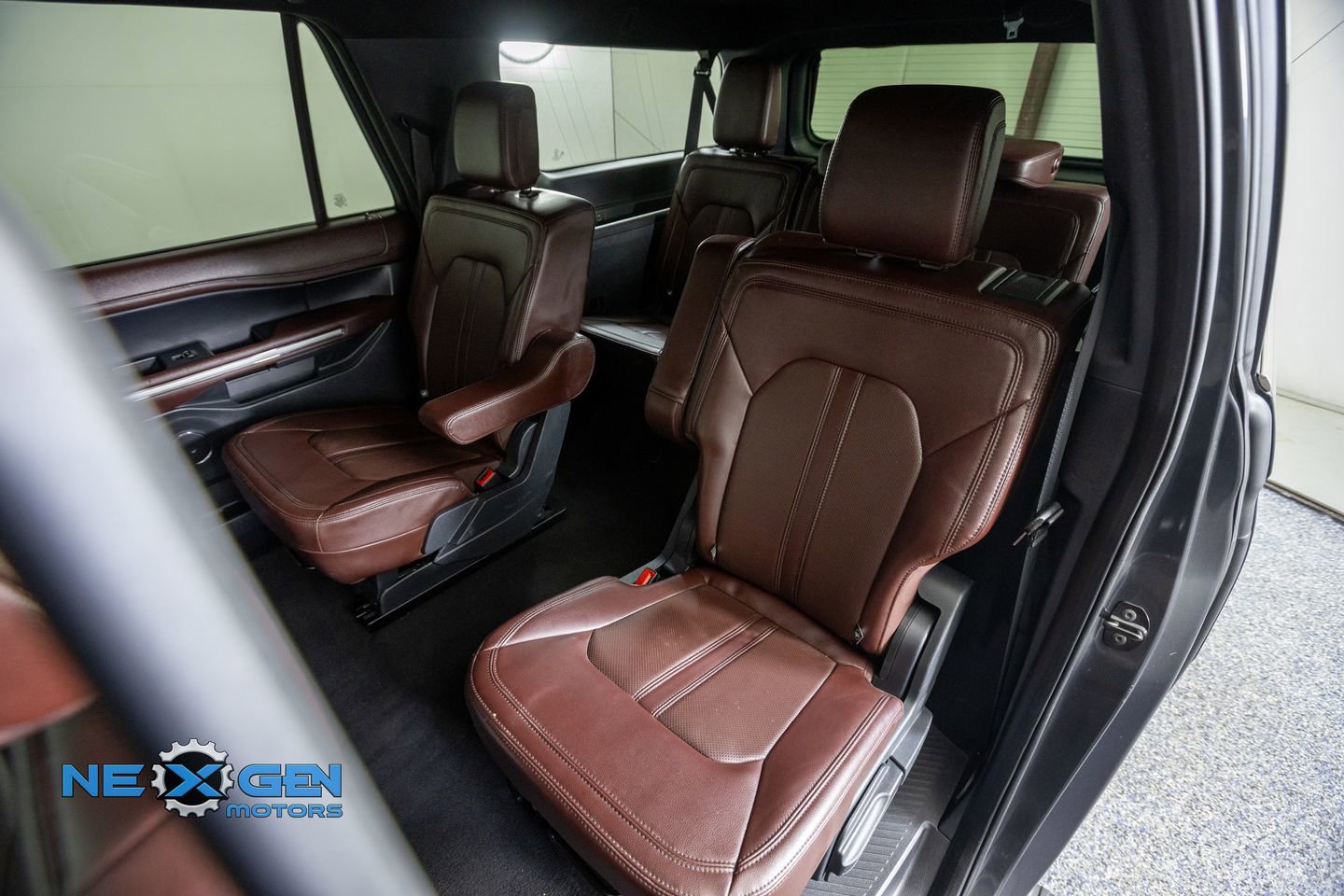 Used 2024 Ford Expedition Max Limited AWD/4WD image 33