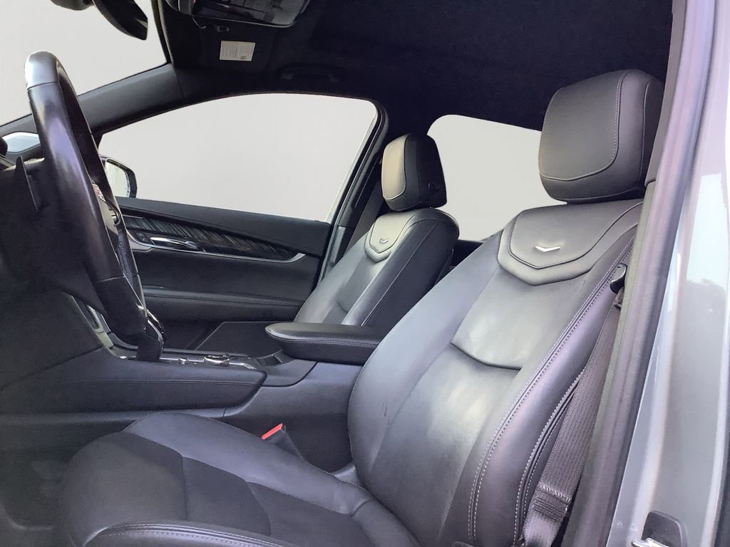 Used 2023 Cadillac XT6 Premium Luxury image 24