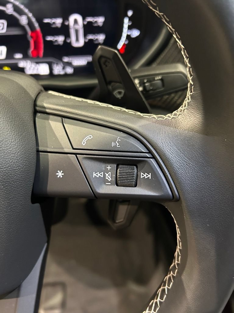 Used 2024 Lamborghini Urus Performante AWD/4WD image 17