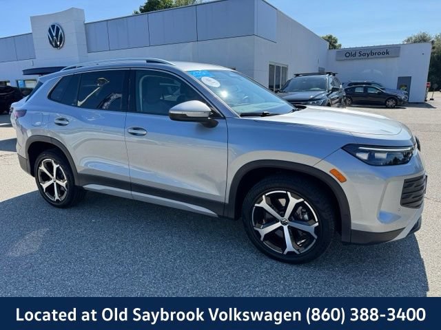 Used 2025 Volkswagen Tiguan SE AWD/4WD image 3
