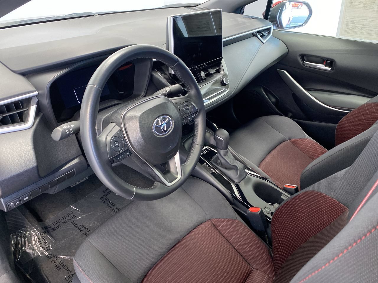 Used 2025 Toyota Corolla SE w/ SE Premium Package FWD image 20