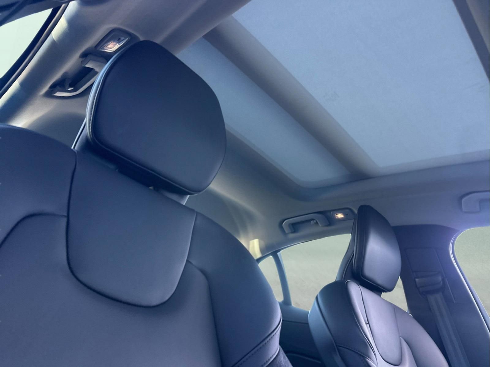 Used 2025 Volvo S60 B5 Core image 16