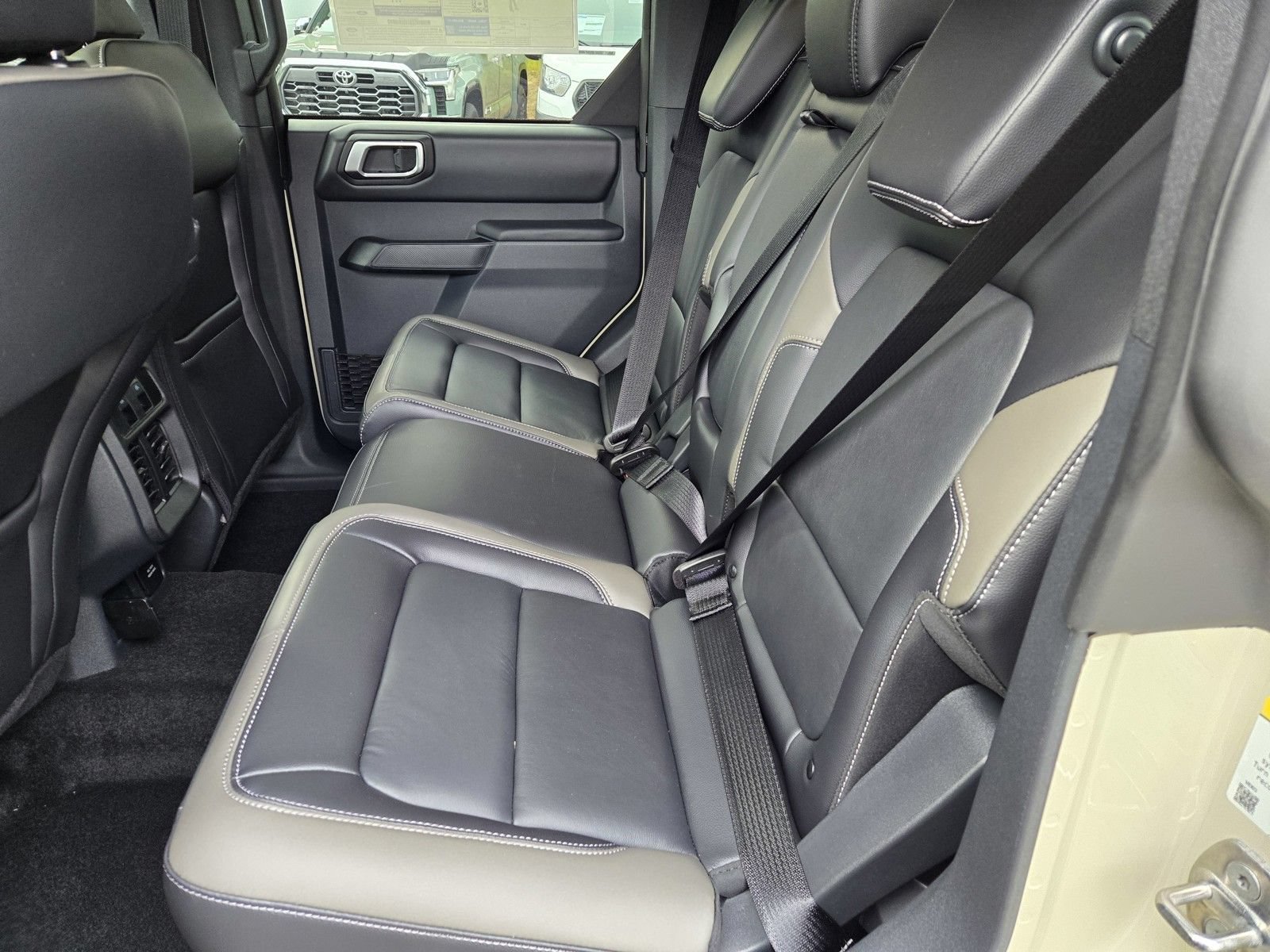 New 2026 Ford Bronco Outer Banks AWD/4WD image 6