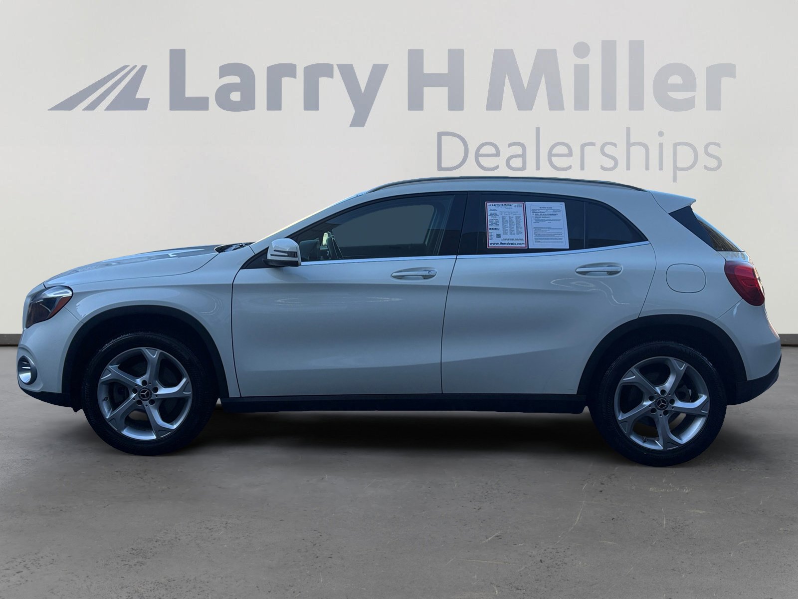 Used 2018 Mercedes-Benz GLA 250 4MATIC image 2
