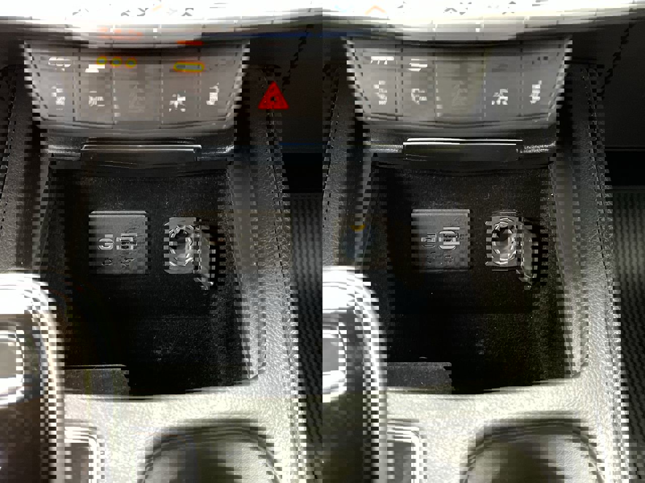 Used 2021 Cadillac XT4 Luxury w/ Cold Weather Package image 24