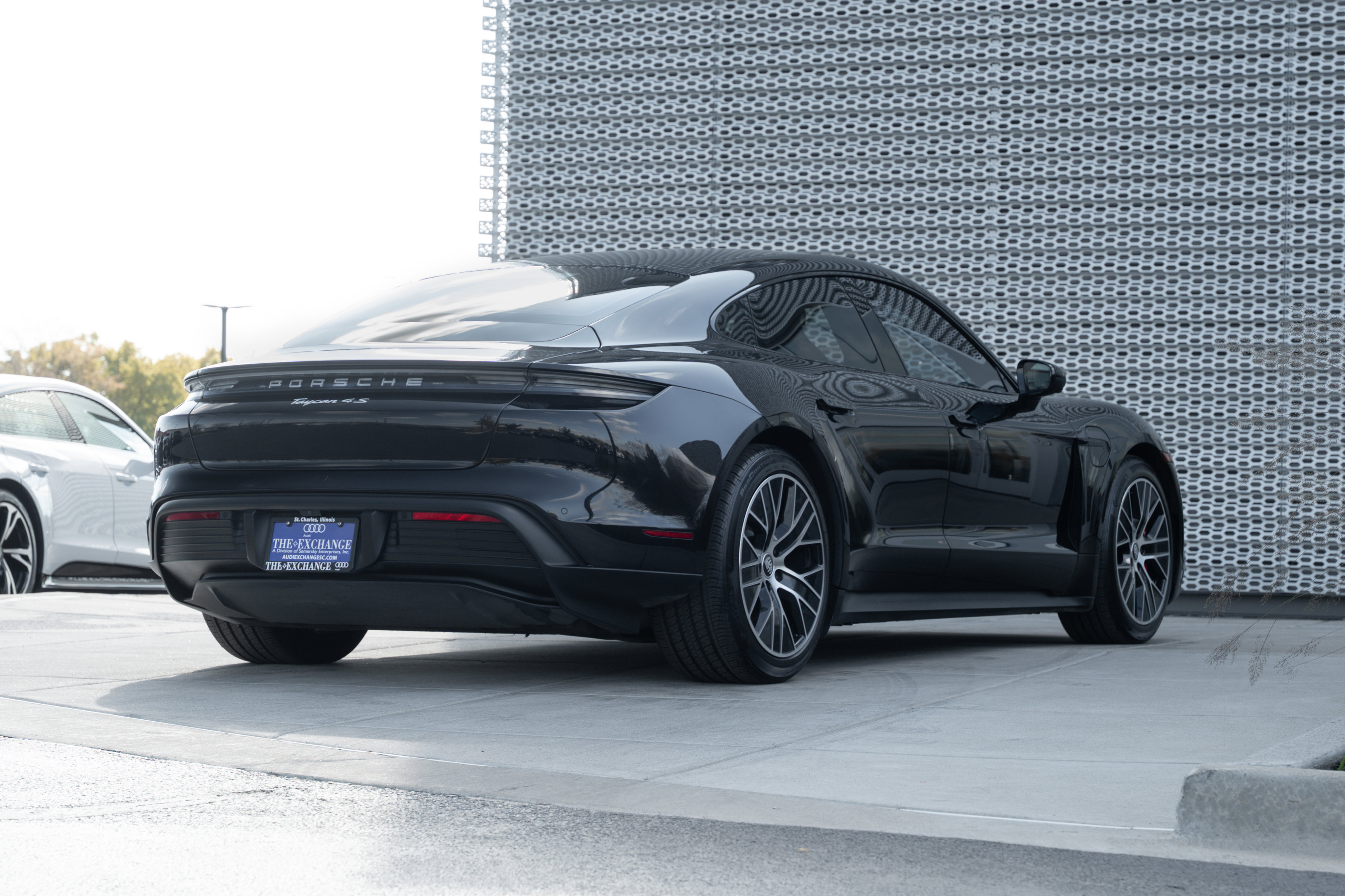 Used 2021 Porsche Taycan 4S image 4