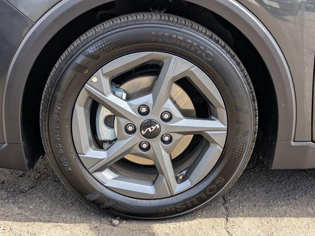 Used 2025 Kia K4 LXS image 31