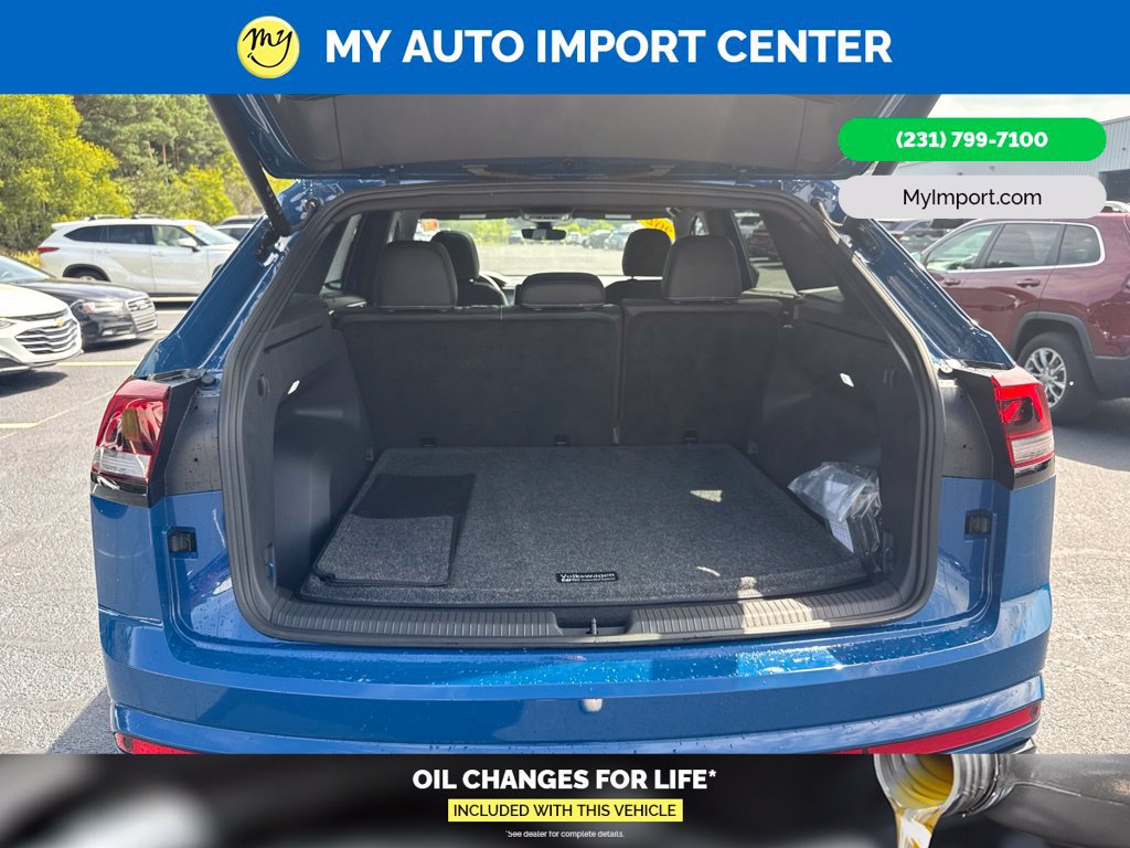 Used 2025 Volkswagen Atlas Cross Sport SEL R-Line AWD/4WD image 28