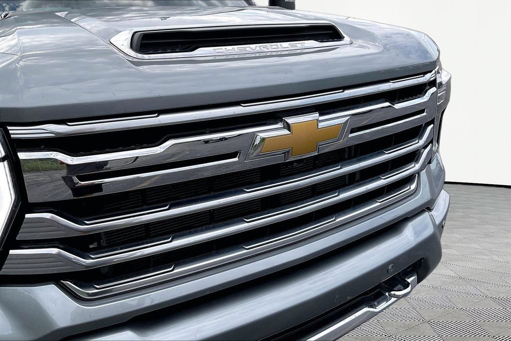 Used 2024 Chevrolet Silverado 2500 High Country w/ High Country Premium Package AWD/4WD image 37