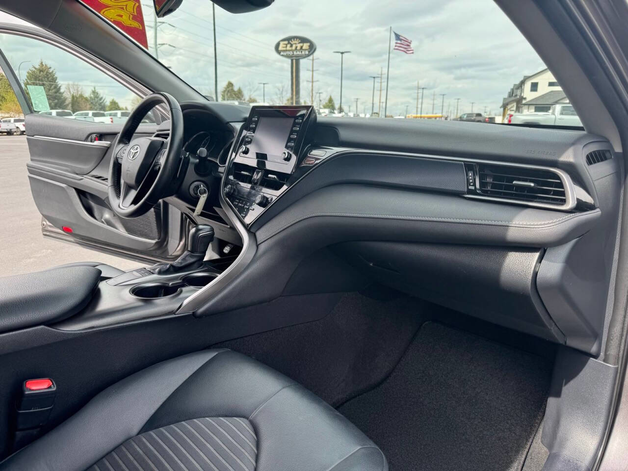 Used 2024 Toyota Camry SE FWD image 34