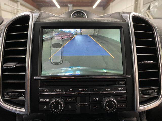 Used 2014 Porsche Cayenne AWD/4WD image 27