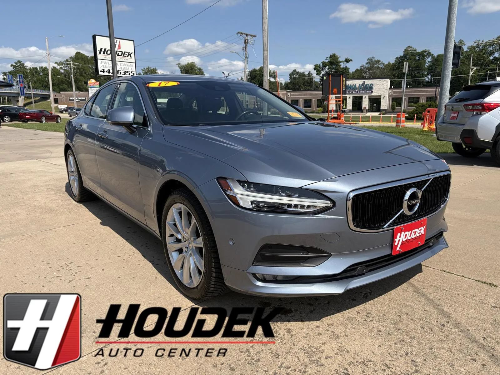Used 2017 Volvo S90 T6 Momentum w/ Climate Package AWD/4WD image 1