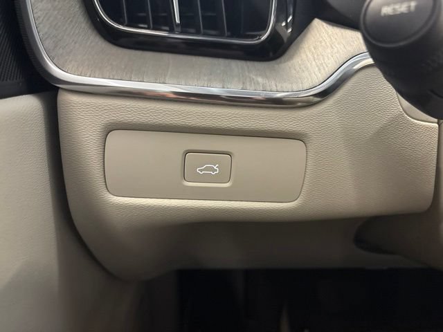 Used 2023 Volvo XC60 B5 Plus w/ Protection Package Premier FWD image 38