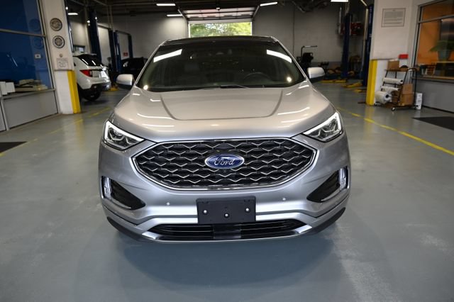 Used 2020 Ford Edge Titanium w/ Equipment Group 301A AWD/4WD image 2