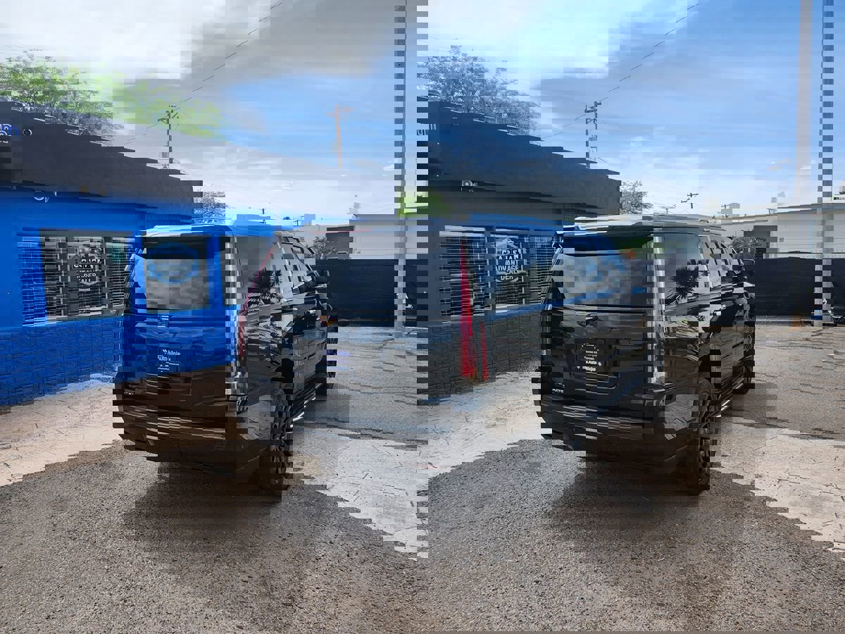 Used 2017 Cadillac Escalade ESV Luxury image 11